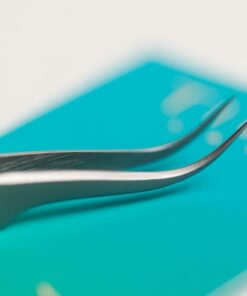 Tilly Lash Curved Tweezer3