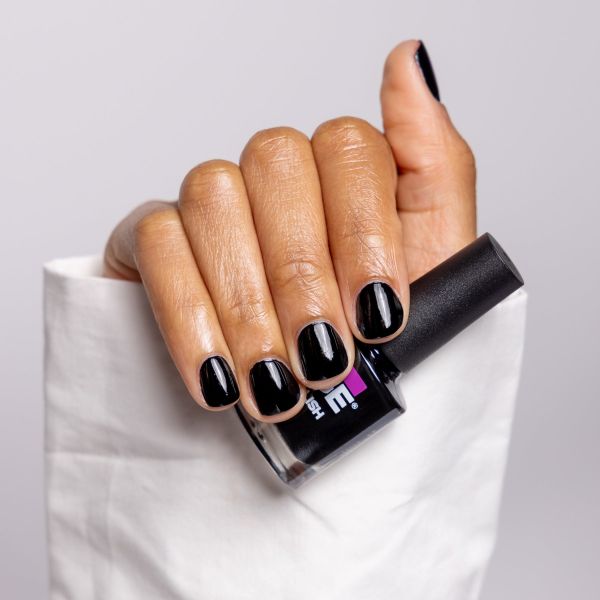 The Edge Nail Polish Black 2